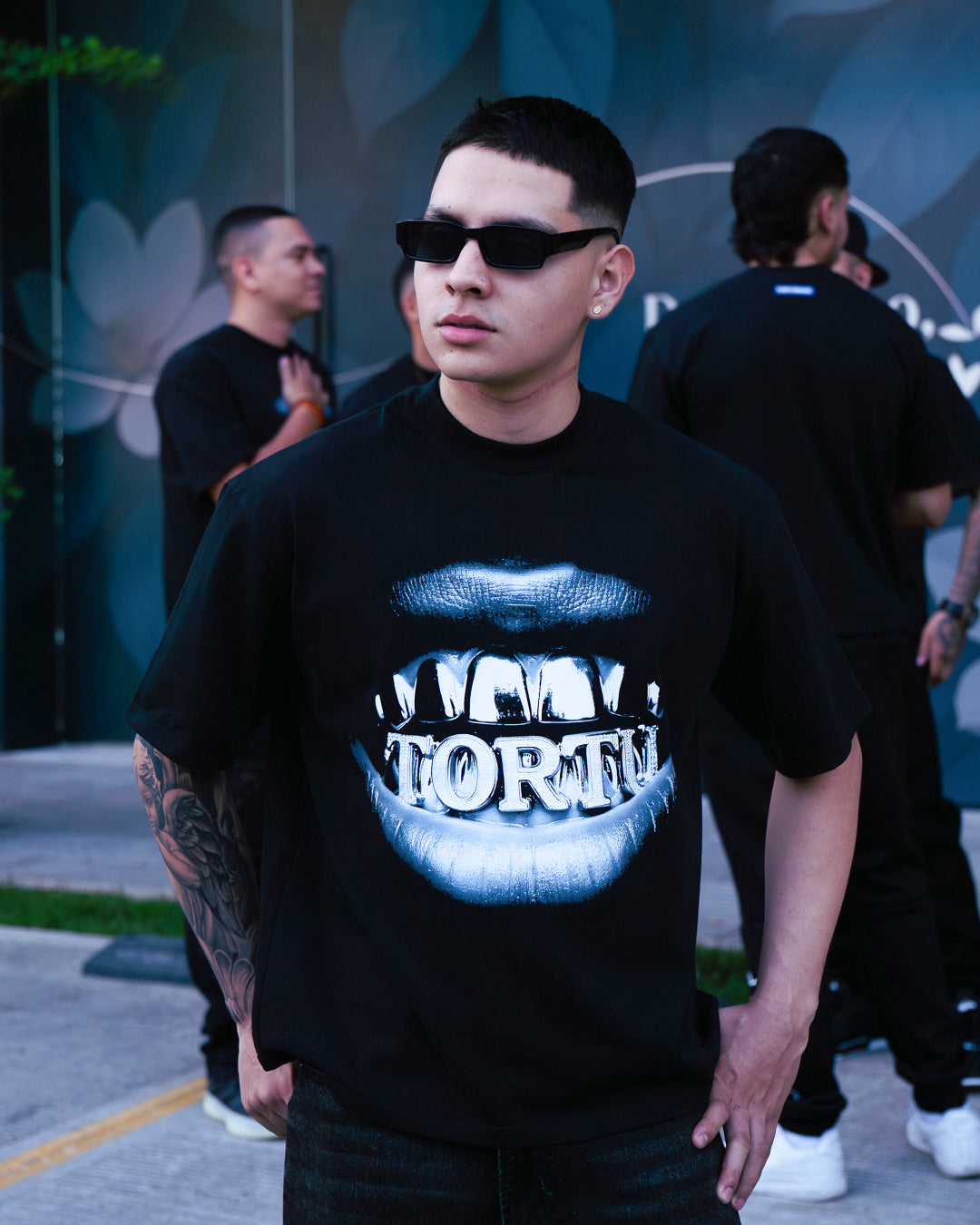 BLUE WHITTING TSHIRT BLACK