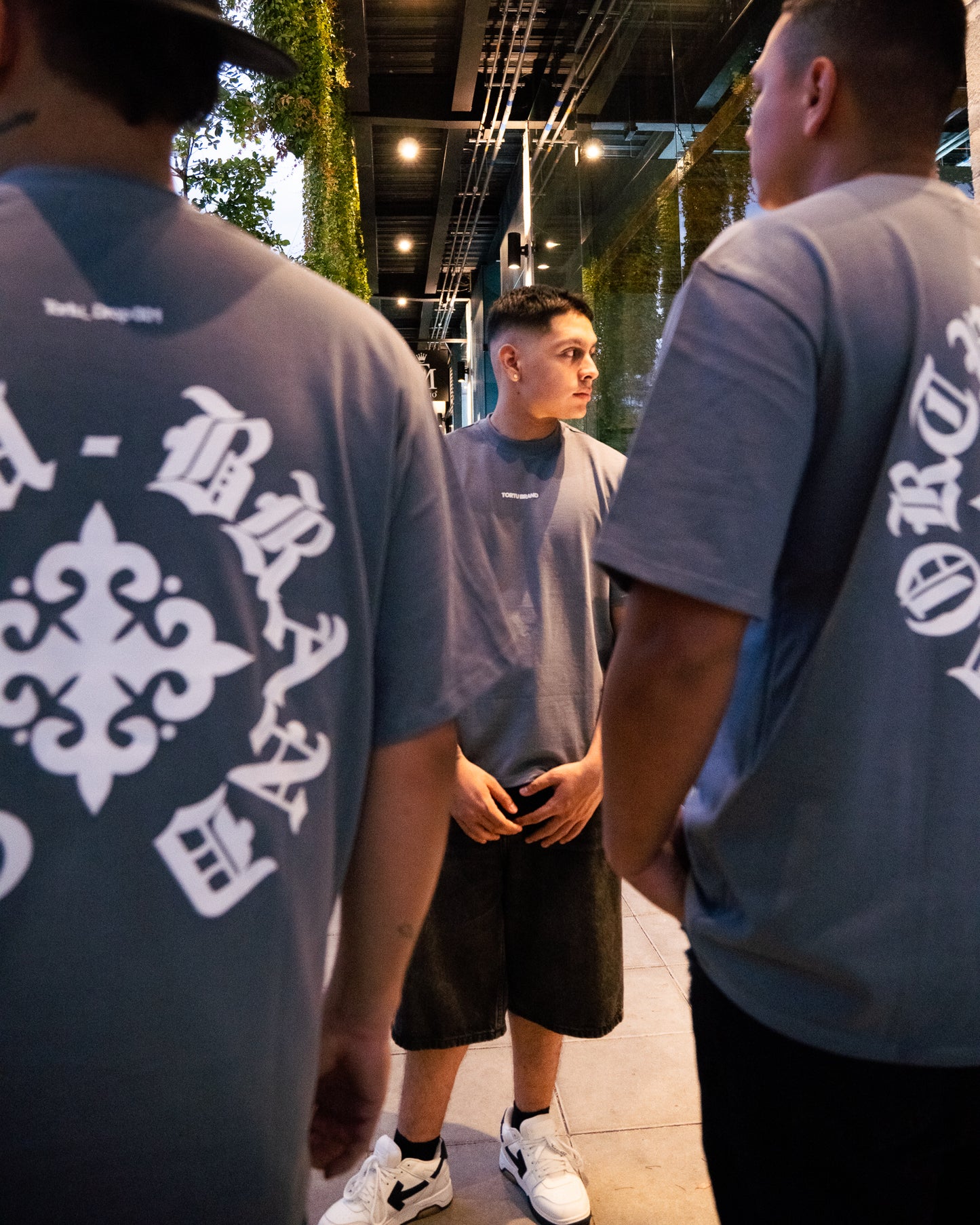 BLUE WHITTING TSHIRT GREY