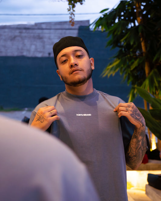 BLUE WHITTING TSHIRT GREY