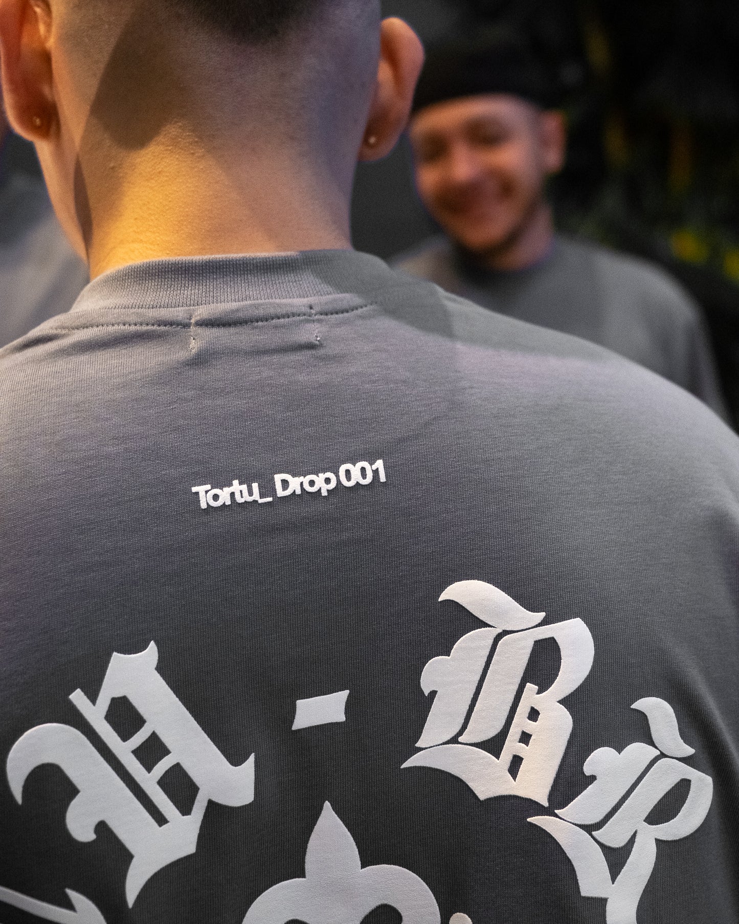 BLUE WHITTING TSHIRT GREY